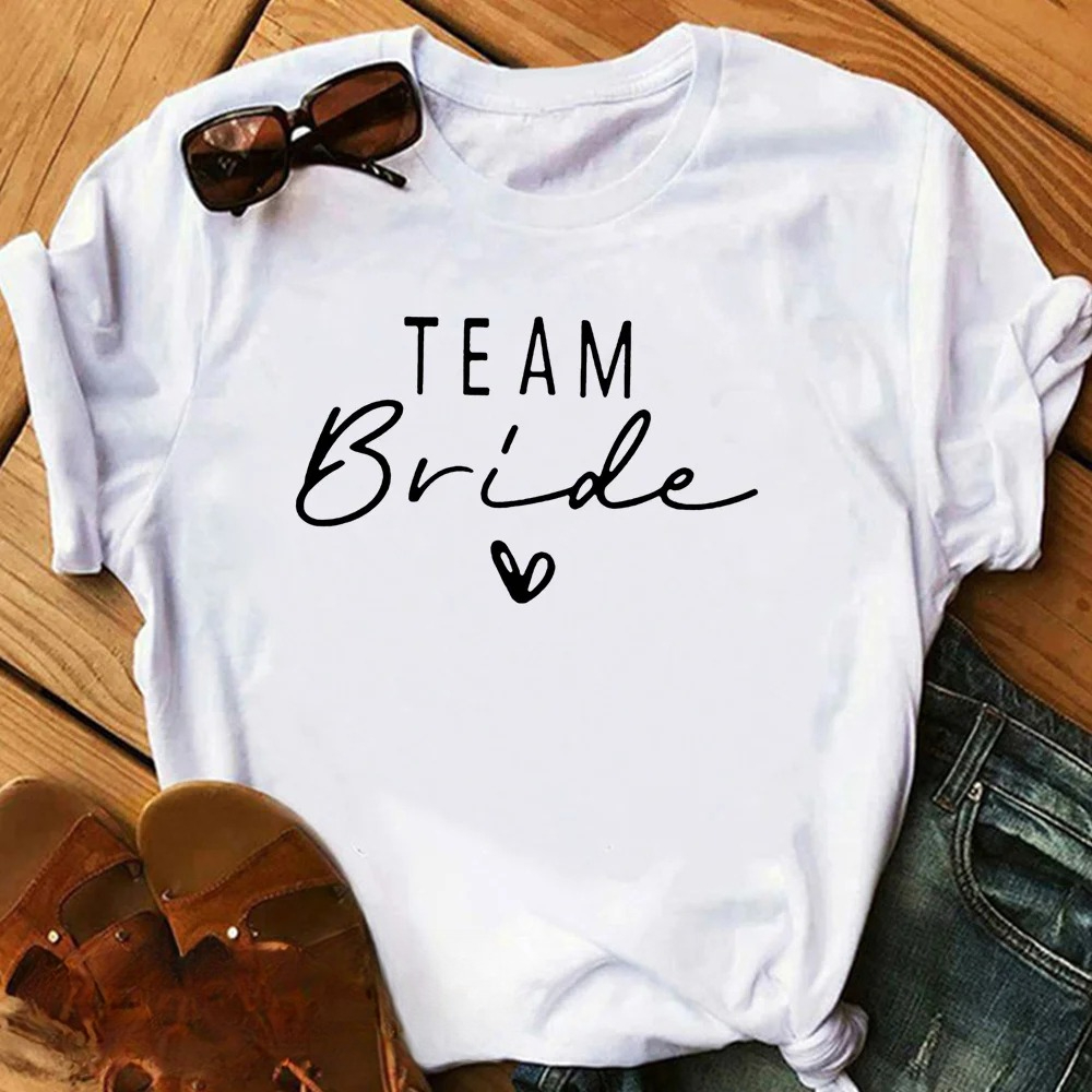 Bride's Best Friend T-shirt  A - Summer Clothing Must Haves recensie en prijs