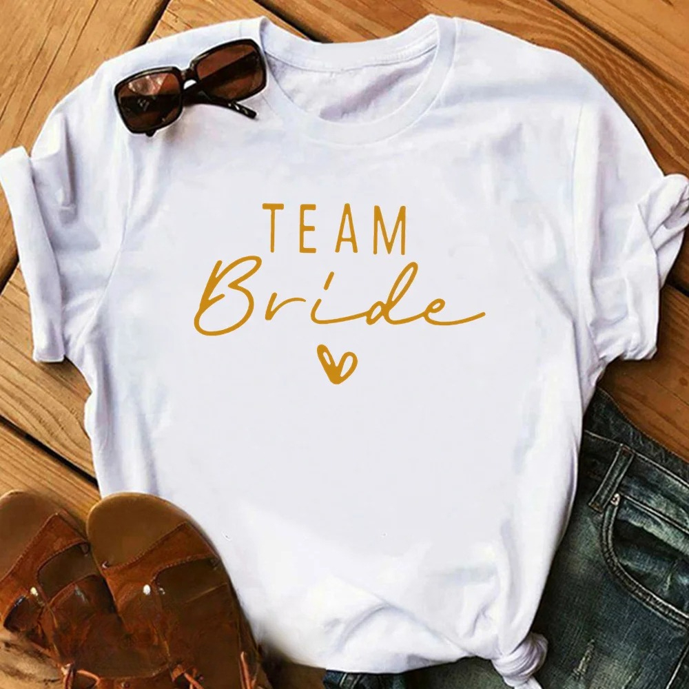 Bride's Best Friend T-shirt  A - Summer Clothing Must Haves recensie en prijs