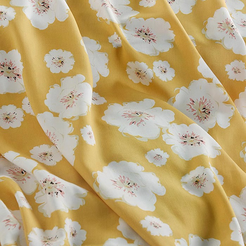 White Floral Printed on Lovely - Soft Summer Yellow Clothing recensie en prijs
