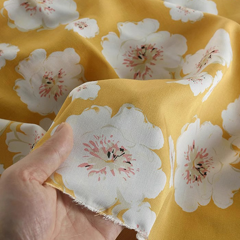 White Floral Printed on Lovely - Soft Summer Yellow Clothing recensie en prijs
